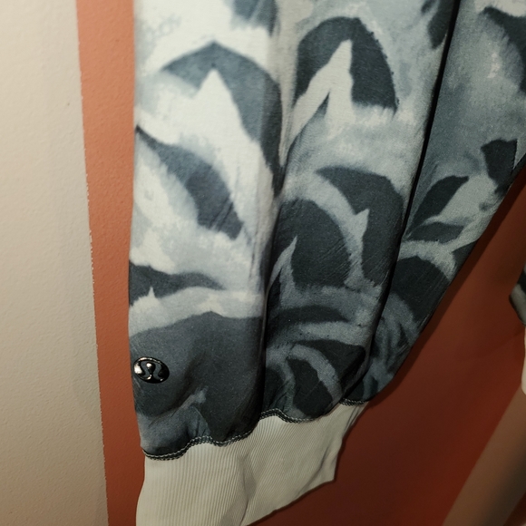 Lululemon Women's Dance To Yoga Crop Pant - Picture 5 of 8